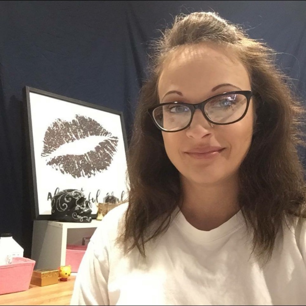 Meet your Posher, Alexandra